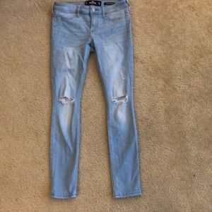 Hardly worn Lightwash Hollister Jeans
